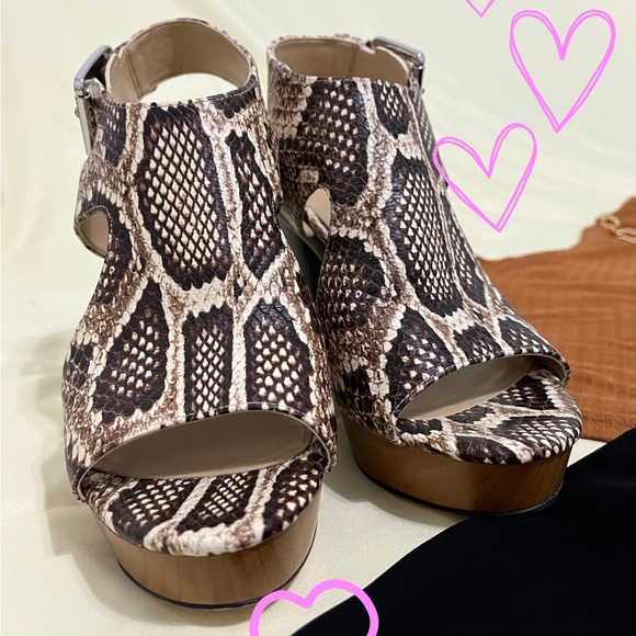 NWOT Michael Kors shoes - Animal print 6.5M - Picture 2 of 6